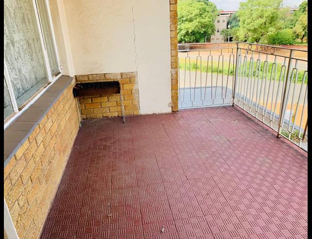 2 BEDROOM FLAT FOR SALE IN VANDERBIJLPARK CE 1
